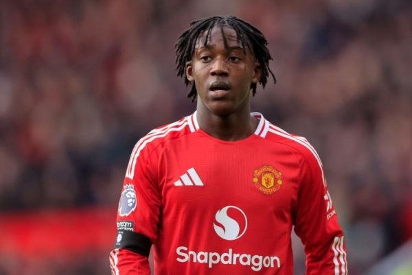 记者：在将来 48 小时内，曼联对付梅努的将来作念出决定