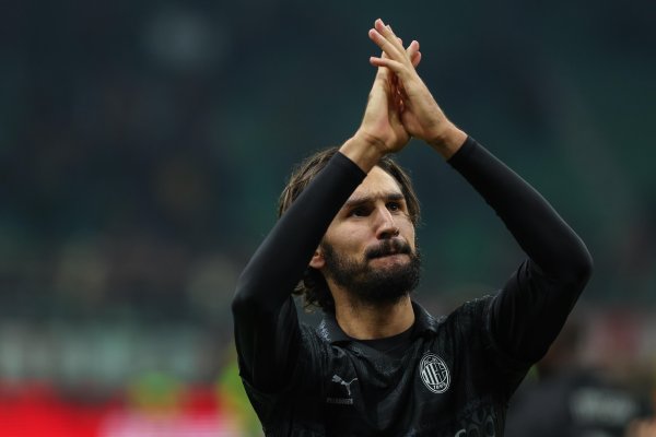 米兰官方告别阿德利：祈福他往时行状生存一切顺利