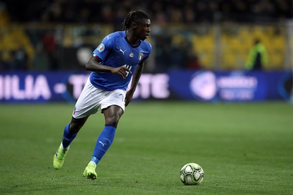 至少聚拢四场世初赛为意大利进球，小基恩是第四位作念到这点的球员