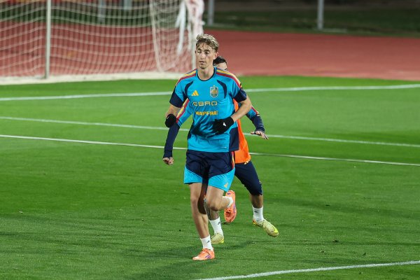 西班牙官方：赫伊森因肌肉不适退出本期国度队，将缺席对阵土耳其